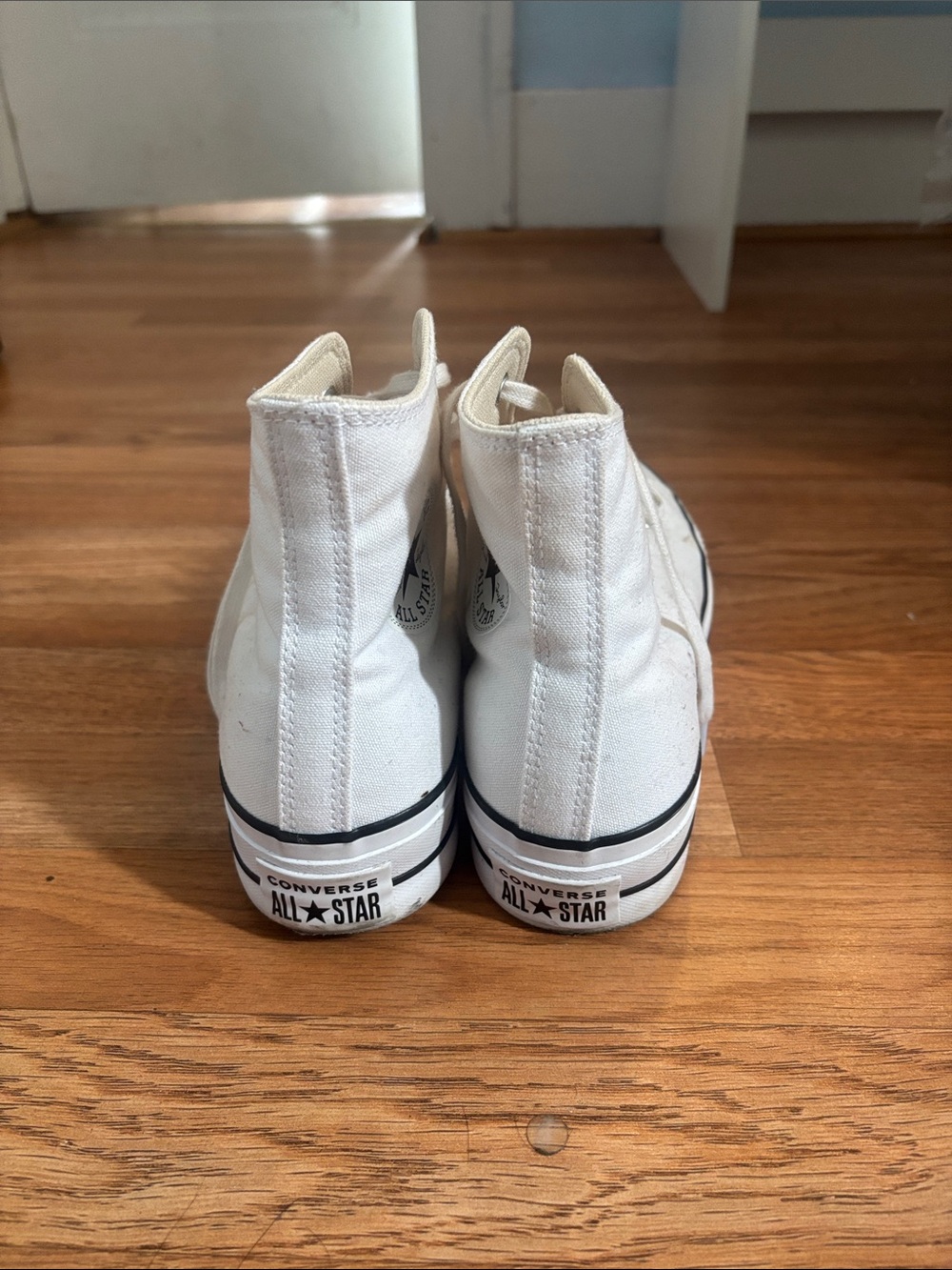 women’s white platform converse